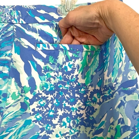 Lilly Pulitzer Buttercup Stretch Blue Haven Shorts with Scalloped Hem Size 4 - Picture 5 of 10